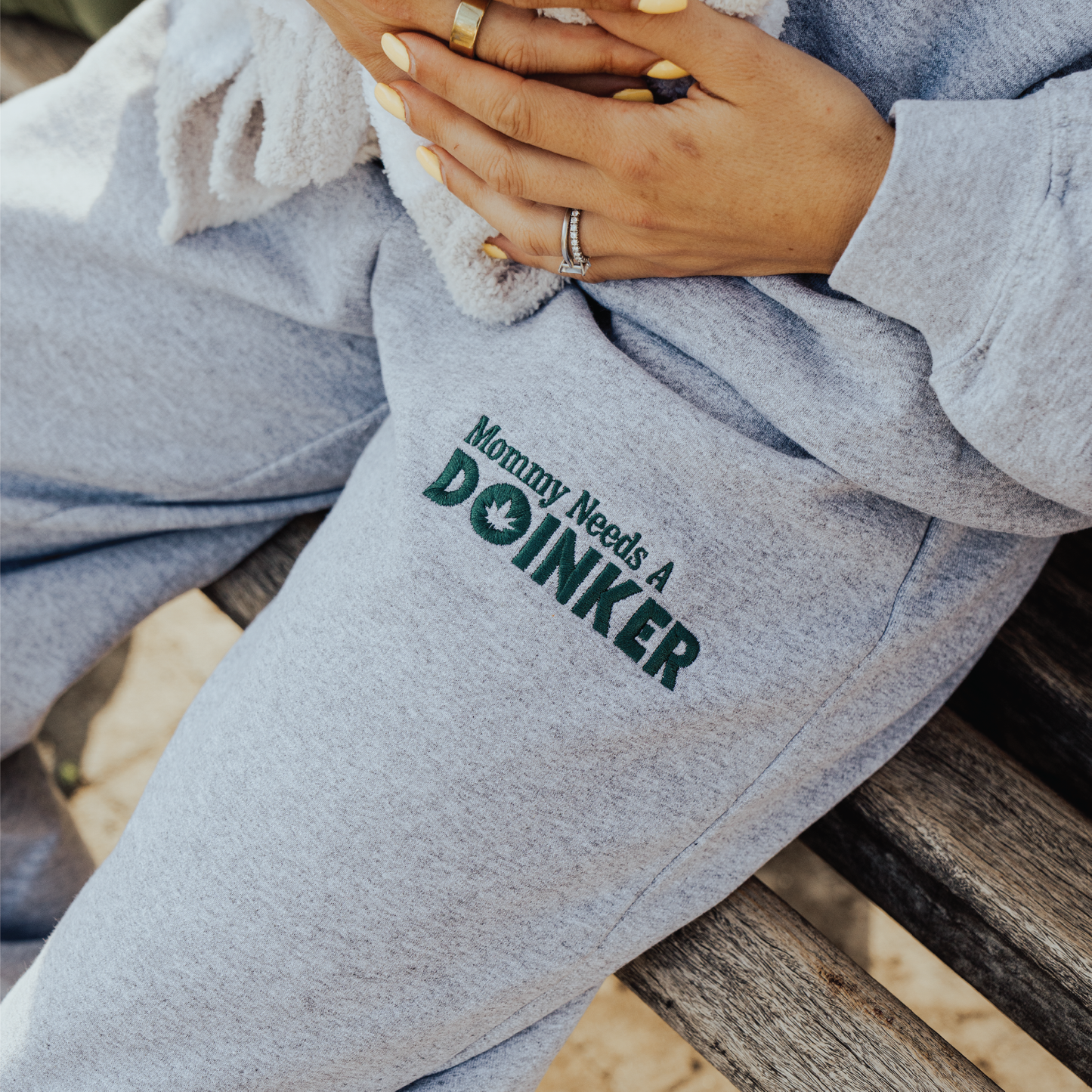 MOMMY NEEDS A DOINKER | HEATHER SWEATPANTS
